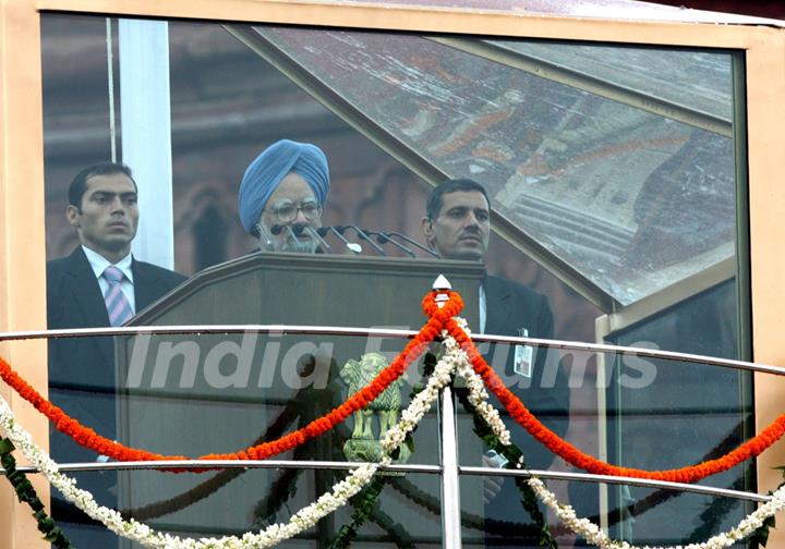 Prime Minister Manmohan Singh addressing to the Nation on 63rd Independence Day at Red Fort, on Saturday in New Delhi 15 August 2009