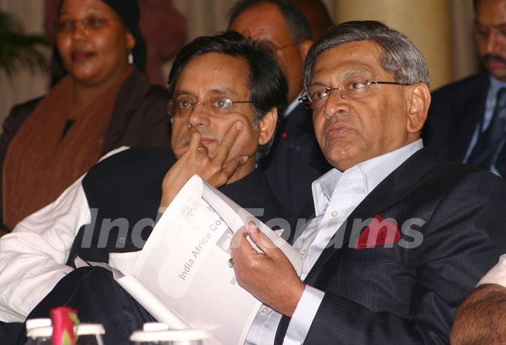 External Affairs Minister S M Krishna, MoS Shashi Tharoor at the launch &quot;India - Africa Connect&quot; website, in New Delhi on Monday 17 Aug 2009