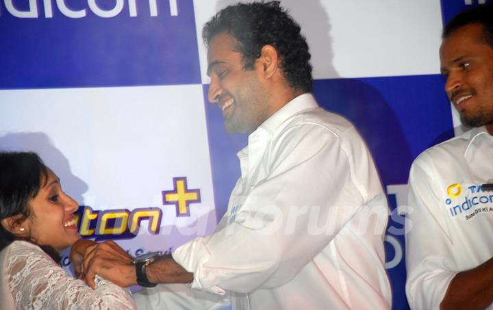 Tata Indicom Brand Ambassador Irfan Pathan blocked a female fan who trying to kiss Irfan Pathan at a function of showcases Photon - Mobile broadband services in Kolkata on Monday 17th Aug 09