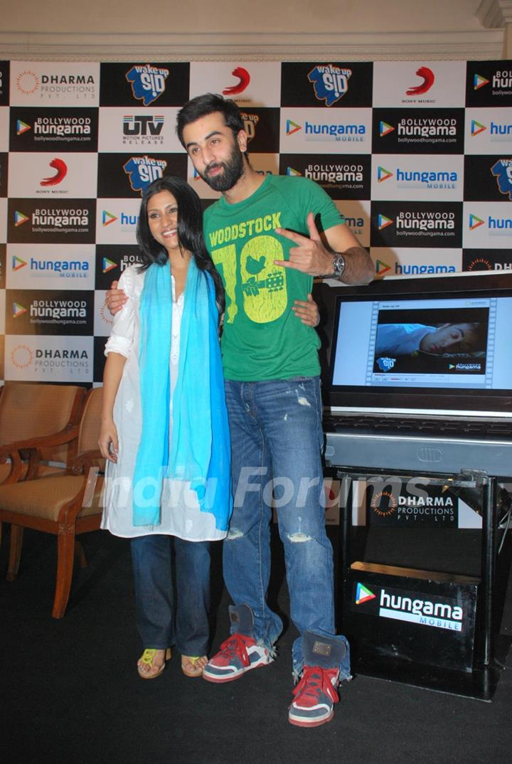 Ranbir Kapoor and Konkona Sen at Wake Up Sid press meet