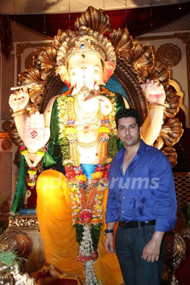 Aftab Shivdasani performing Ganpati Pooja