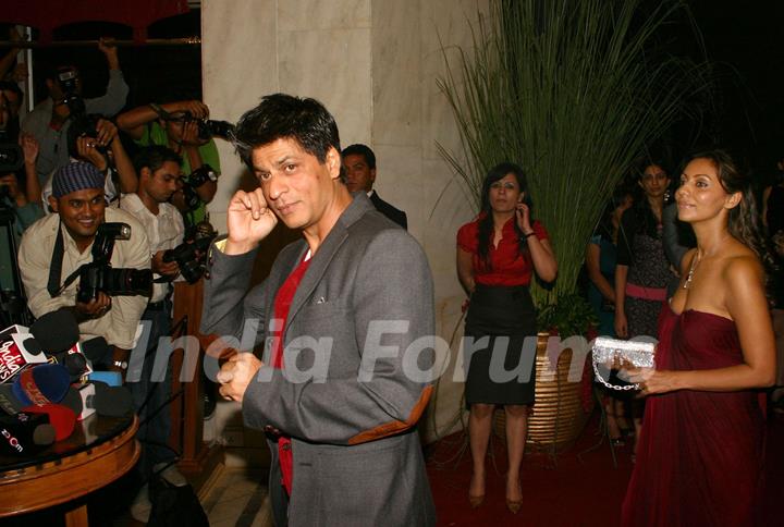 Shahrukh and Gauri Khan at the red carpet event at openig of Arjun Rampal and A D Singh''s &quot;LAP'''' res