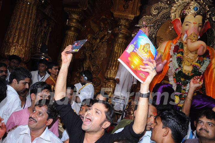 Himesh Reshammiya at the lunch of ''''RADIO'''' Music at Lalbaugh Ka Raja