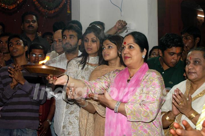 Raj Kundra, Shilpa Shetty and Shamita Shetty with her mother at Andheri Ka Raja Ganpati