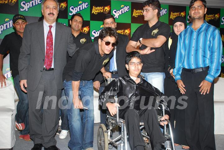 Saurav Ganguly and SRK at Kolkatta Riders Winners Meet