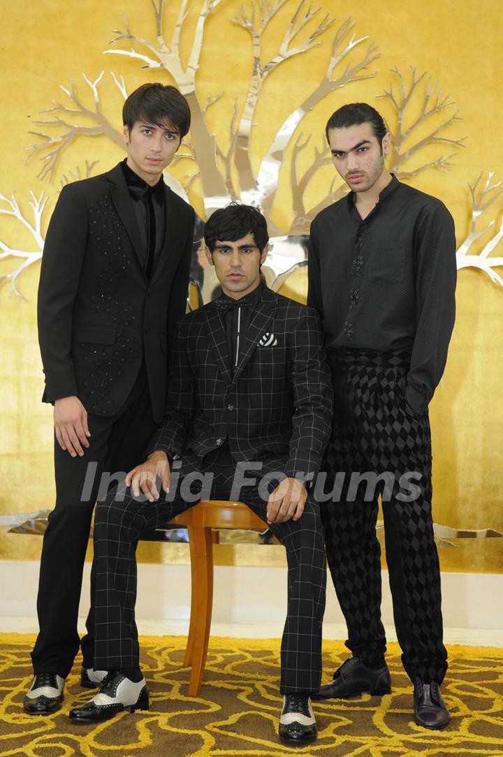 Designer Ravi Bajaj''s collection for the Van Heusen India Men''s Week