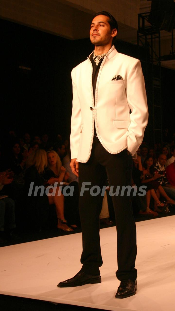 Dino Moria at the Designer Manoviraj Khosla show during the Men''s Fashion Week in New Delhi on Friday 11 Sep 2009