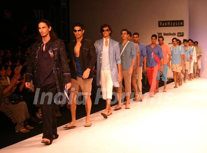 Models on the ramp for Designer Rajvi Mohan at India Mens Week at New Delhi