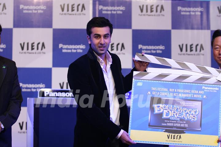 Ranbir Kapoor launches Z1 plasma TV