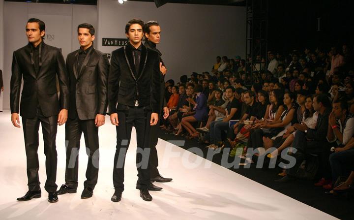 Models on the ramp during the Narendra Kumar show at the &quot;India Mens Week&quot;