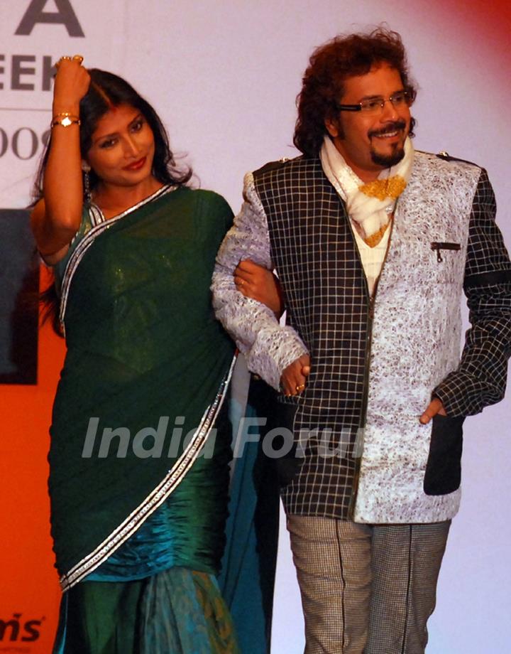 Bicram Ghosh and Jaya Seal Ghosh Models at the ramp in Kolkata fashion week