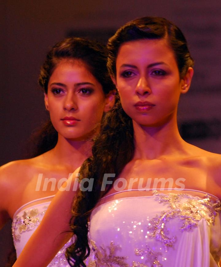 Models on the ramp in Kolkata Fashion Week in Kolkata on 12th Sep 09