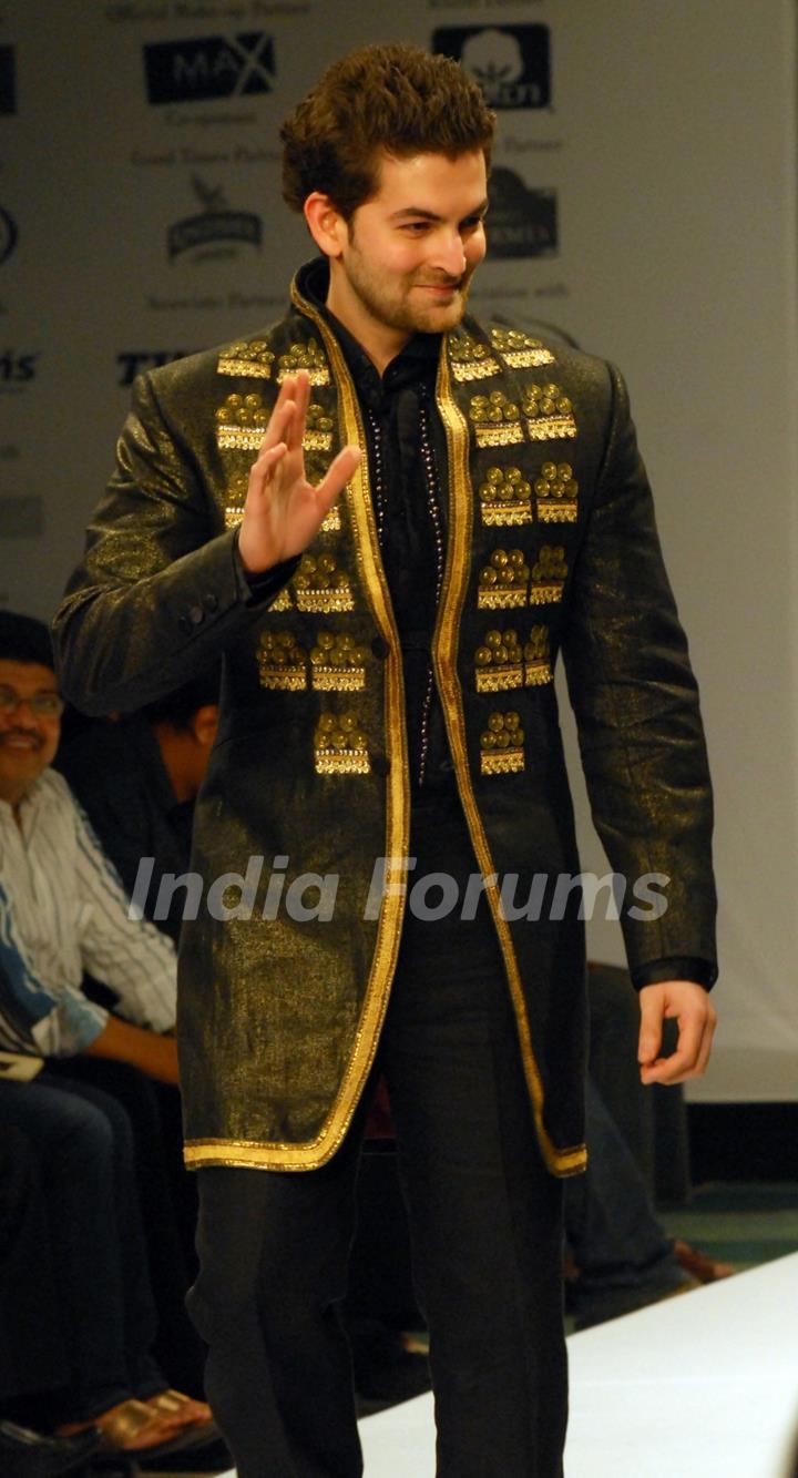 Nil Nitin Mukesh display design of Narendra Kumar at Kolkata Fashion Week on Sunday 13th Sep 09