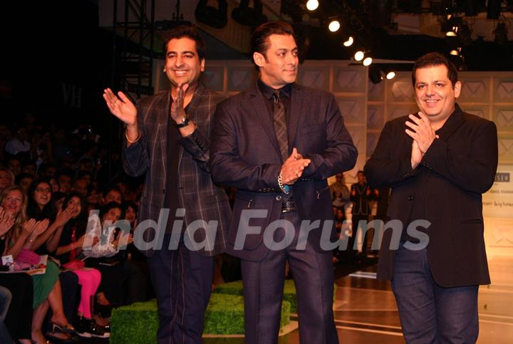 Bollywood Actor Salman Khan with Designers Rohit Gandhi and Rahul Khanna at their show at the Van Heusen &quot;India Mens Week&quot; in New Delhi on Sunday