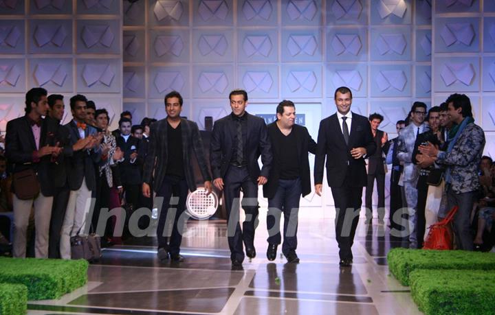 Bollywood actor Salman Khan with designers Rohit Gandhi and Rahul Khanna at their show at the Van Heusen India Mens Week, in New Delhi on Sunday