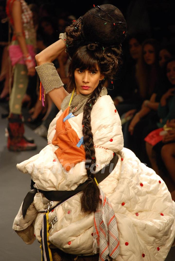 Model on the Lakme Fashion Week Spring/Summer 2010 ended with a spectacular show called &quot;Lakme and img celebrate 10 years of fashion&quot; presented by samira habitats