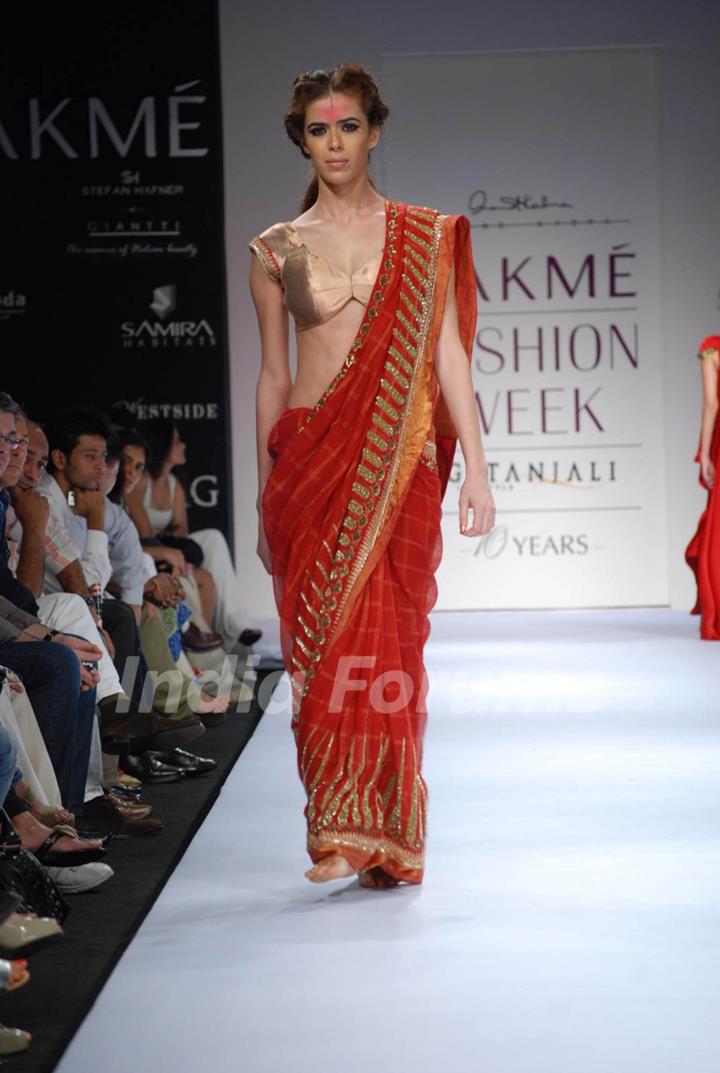 Anand Kabra''s amazing asymmetric feminine collection for spring/summer 2010 created magic at lakme fashion week