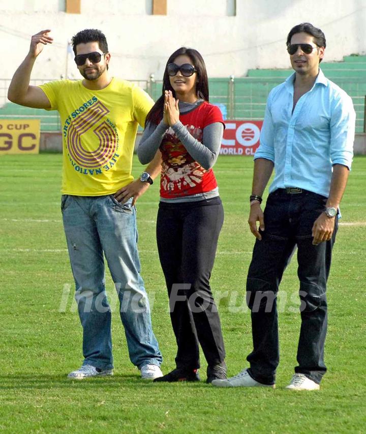 Bollywood Actor Aftab Shivdasani, Neetu Chandra and Dino Morea during the Initiative &quot;India First&quot; to Unite Nation Campaign at Ambedkar Stadium in New Delhi on Tuesday