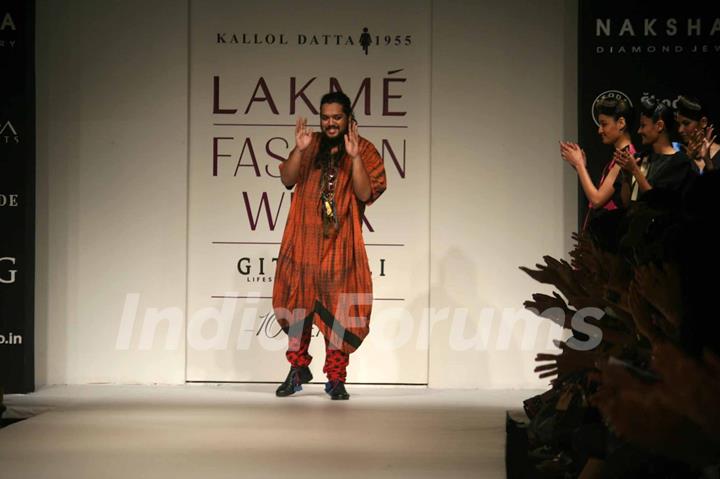 Kallol Datta show at the Lakme Fashion Week Spring/Summer 2010 Day 5, in Mumbai