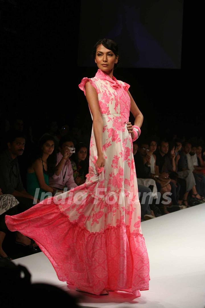 A model walks the runway at Preeti Chandra show at the Lakme Fashion Week Spring/Summer 2010 Day 5, in Mumbai