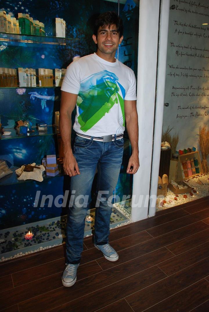 Hussain at Nature''s Co launch