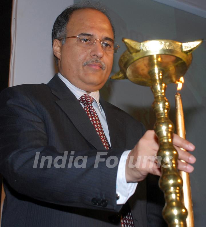 TTSL Managing Director Anil Sardana at a press conferance to announced the commercial launch of TATA Docomo GSM Service in Kolkata on Thursday 8th Oct 09