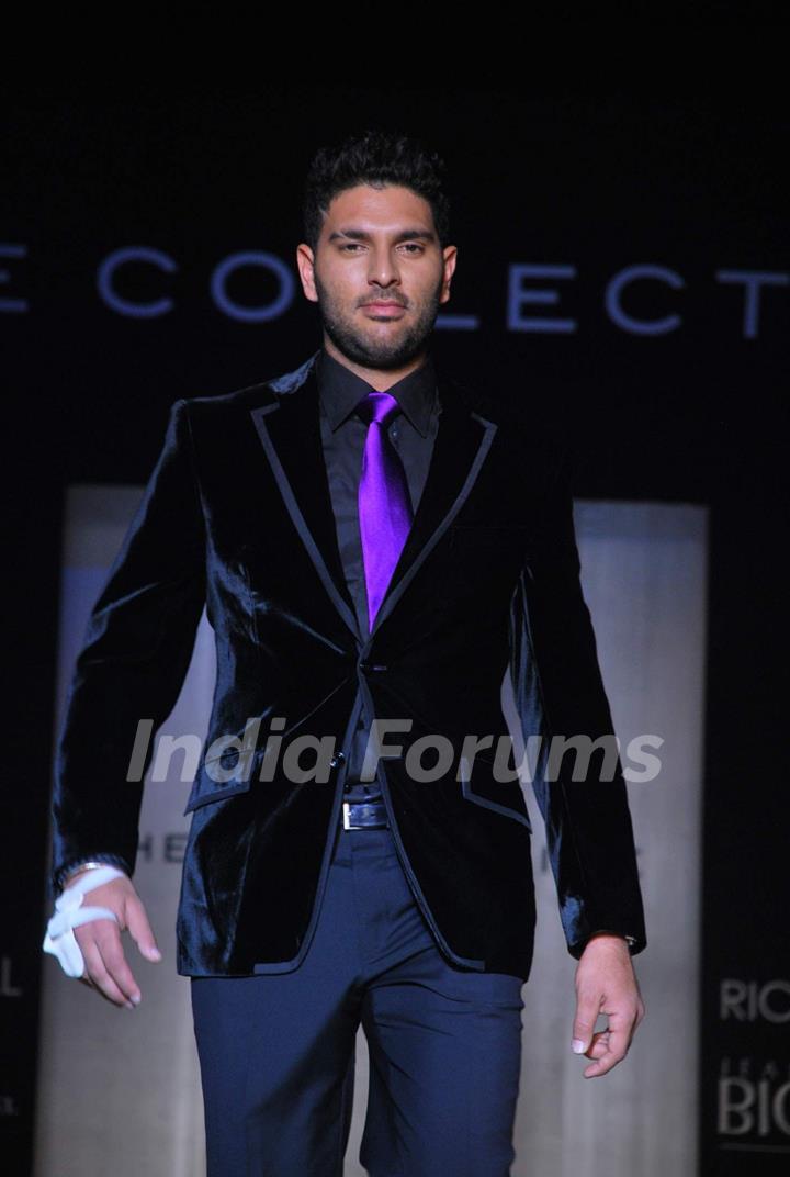 Yuvraj Singh at The Collective Show at Palladium in Mumbai