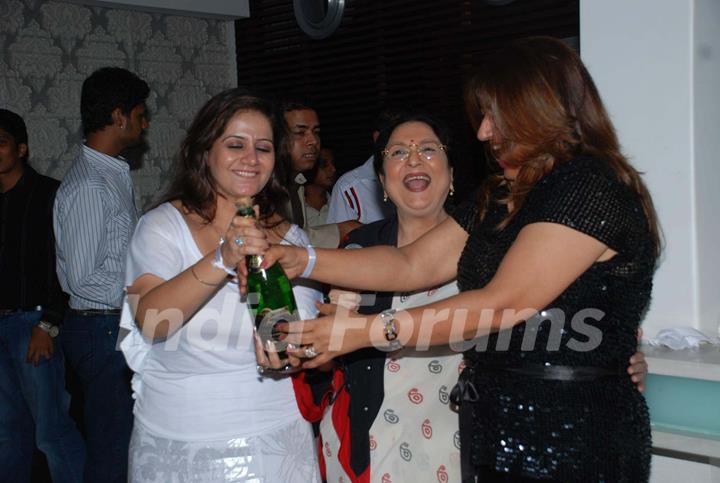 Anu Ranjan''s birthday bash hosted by Kiran Bawa