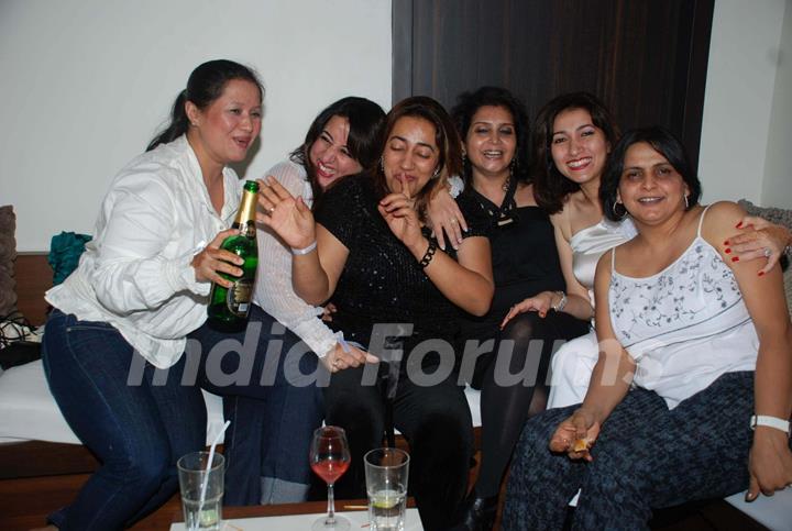 Anu Ranjan''s birthday bash hosted by Kiran Bawa