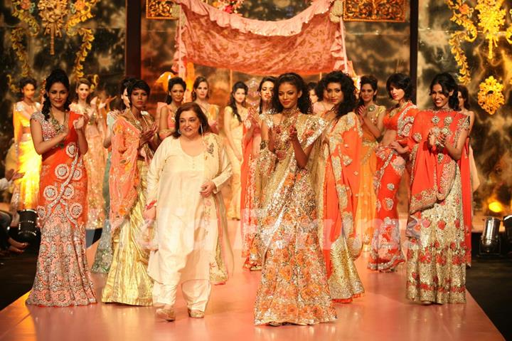 Models walk on the ramp for Pallavi Jaikishan at HDIL India Couture Week on Day 2