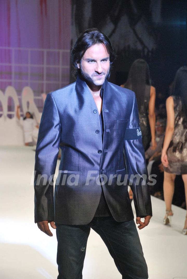 Saif Ali Khan at Salman Khan''s Being Human show at HDIL India Couture Week on Day 2