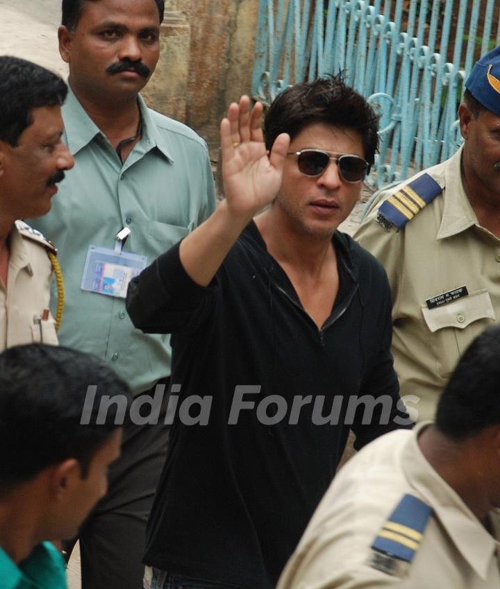 Shahrukh Khan leaves after casting his votes today for Maharashtra Elections