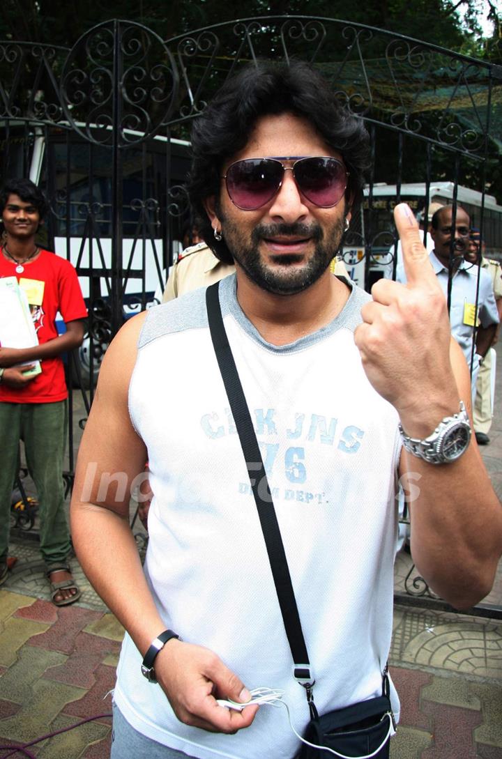 Arshad Warsi pose after casting his votes today for Maharashtra Elections