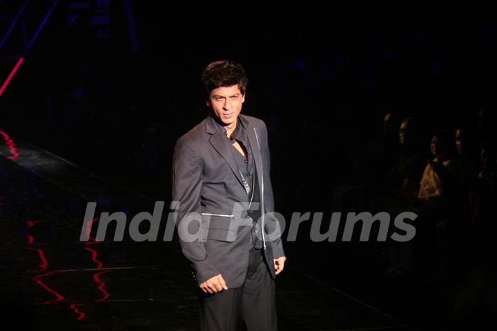 Shah Rukh Khan walks on the ramp for the Karan Johar show