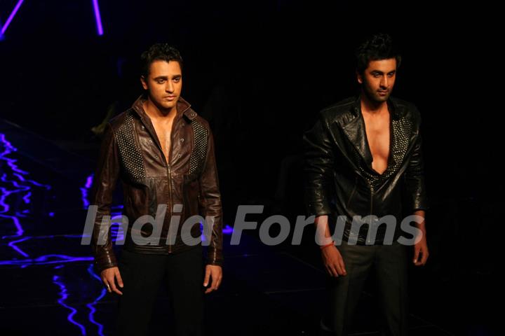 Imran Khan and Ranbir Kapoor walk on the ramp for Karan Johar Show