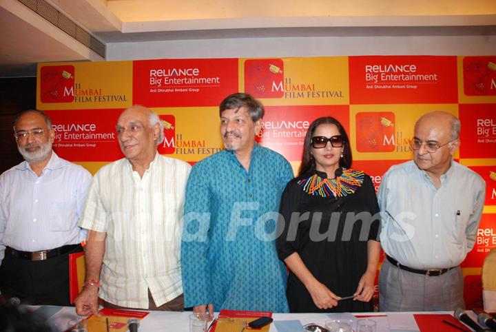 Yash Chopra, Amol Palekar and Shabana Aazmi at Mami Film festival press meet in Sun N Sand Hotel