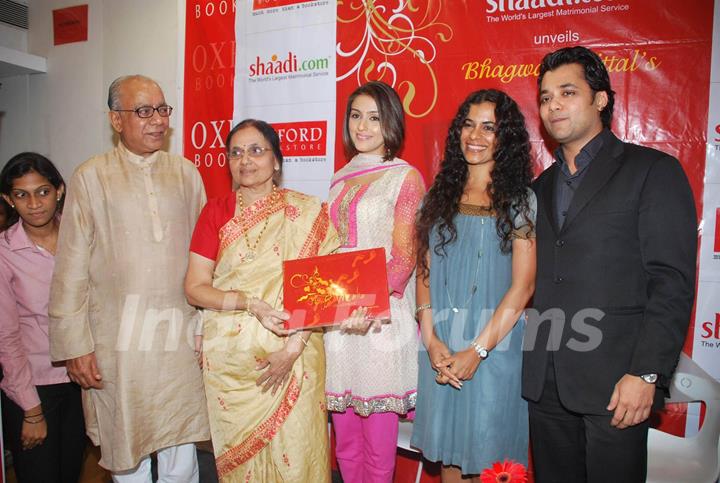 Aarti Chhabria at the launch of Bhagwati Mittal''s book ''Vivah:The Celebration'' to mark the 13th anniversary of Shaadicom in Mumbai on Wednesday, 21 October 2009