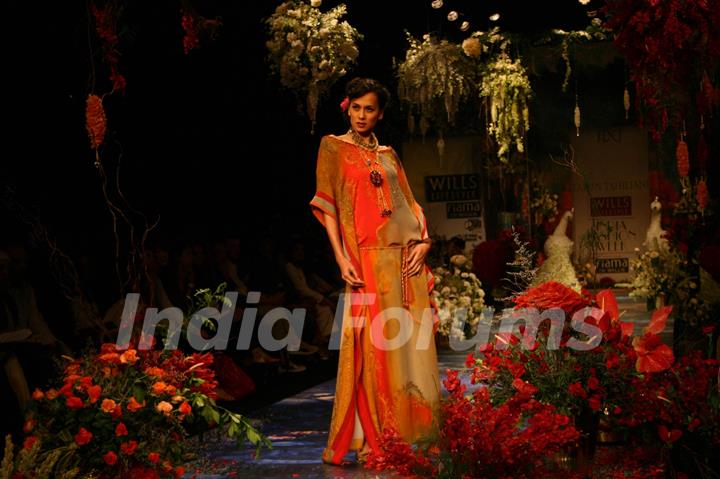 Models on the ramp for designer Tarun Tahliani in Wills Lifestyle India Fashion Week in New Delhi on Saturday 24 Oct 2008