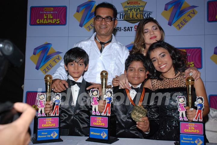 Abhijeet and Alka Yagnik on the sets of Sa Re Ga Ma Little Champs Grand Finale