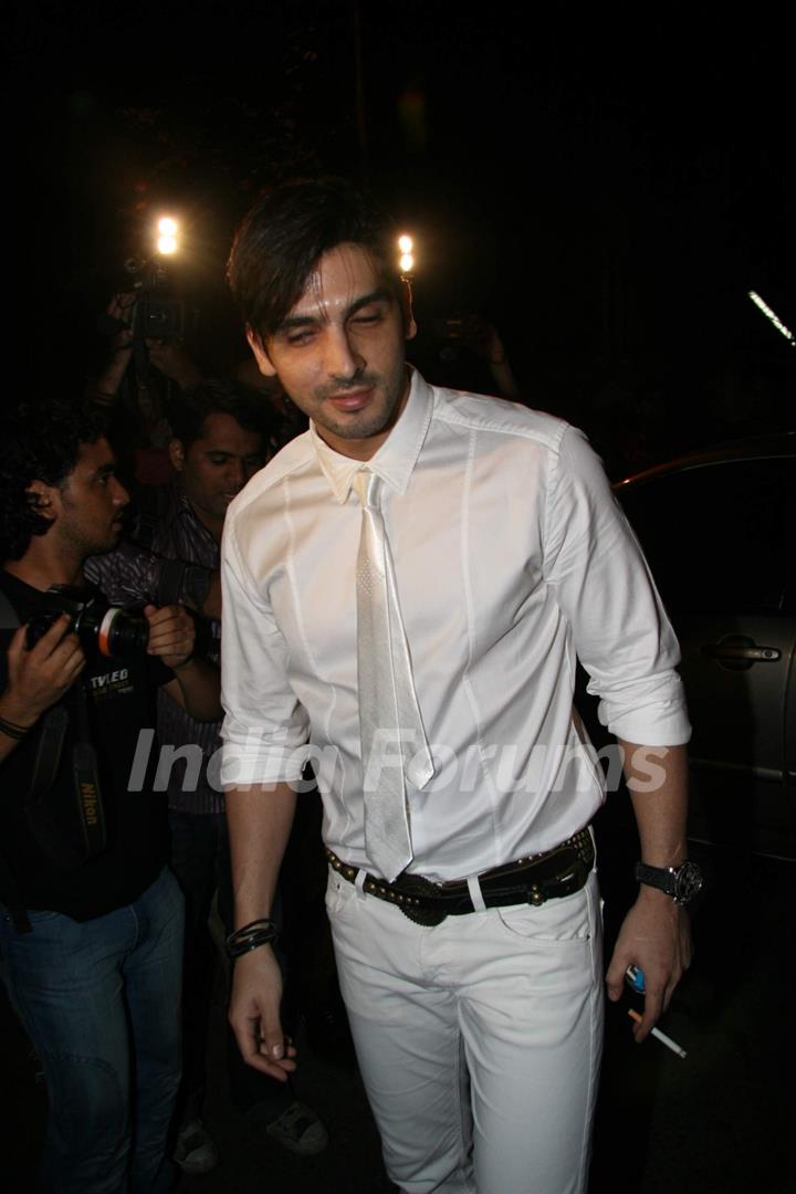 Zayed Khan at Hrithik''s mom Pinky Roshan''s bash at Juhu residence