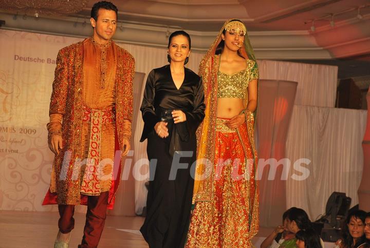 Guest at Neeta Lulla, Krishna Mehta showcase at Millionaire Home Show at Leela