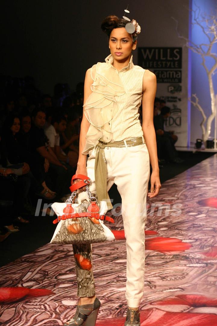 A Model showcasing designer Varun Bahl''s creation at the Wills Lifestyle India Fashion Week in New Delhi on Monday 26 Oct 2009