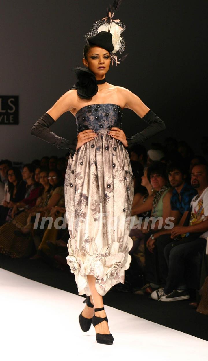 Designer Shantanu Goenka show at the launch Wills Lifestyle India Fashion Week in New Dehli on Tuesday 27 Oct 2009