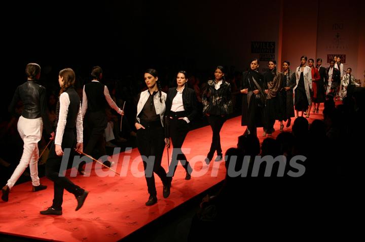 Designer Meera Mujaffar''s creation at the Wills Lifestyle India Fashion week in New Delhi on Tuesday 28 Oct 2009