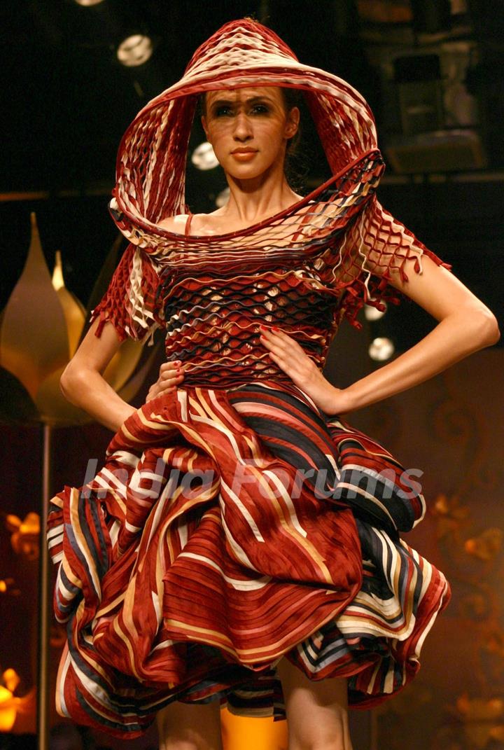 A model showcasing designer Rohit Bal''s grand finale at the Wills Lifestyle India Fashion Week in New Delhi on Wednesday night 28 Oct 2009