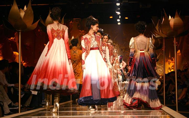 Models showcasing designer Rohit Bal''s grand finale at the Wills Lifestyle India Fashion Week in New Delhi on Wednesday night 28 Oct 2009