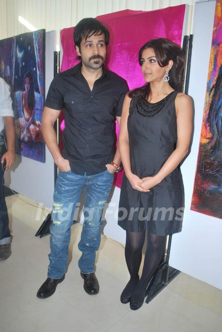 Emraan Hashmi and Soha Ali Khan at Tum Mile 3- D Painting Launch in Mumbai