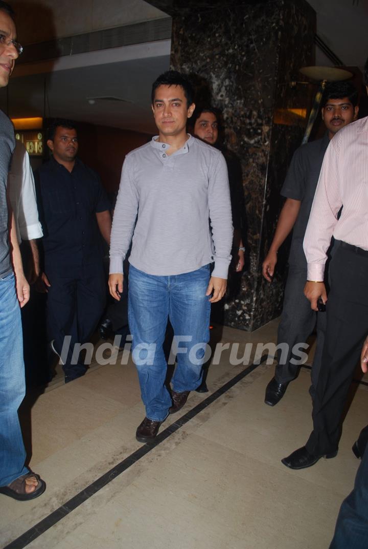 Aamir Khan were present at the first look of their movie &quot;3 Idiots&quot; held at Metro Big Cinemas in Mumbai