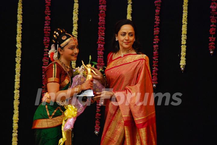 Hema Malini at Jaya Smriti event at Ravindra Natya Mandir