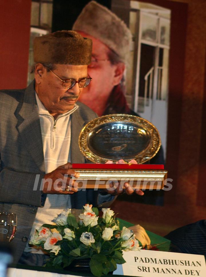 Manna Dey at the launch of Aapki Khidmat Mein, a collection of ghazals by Manna Dey in Kolkata on Monday 2nd Nov09